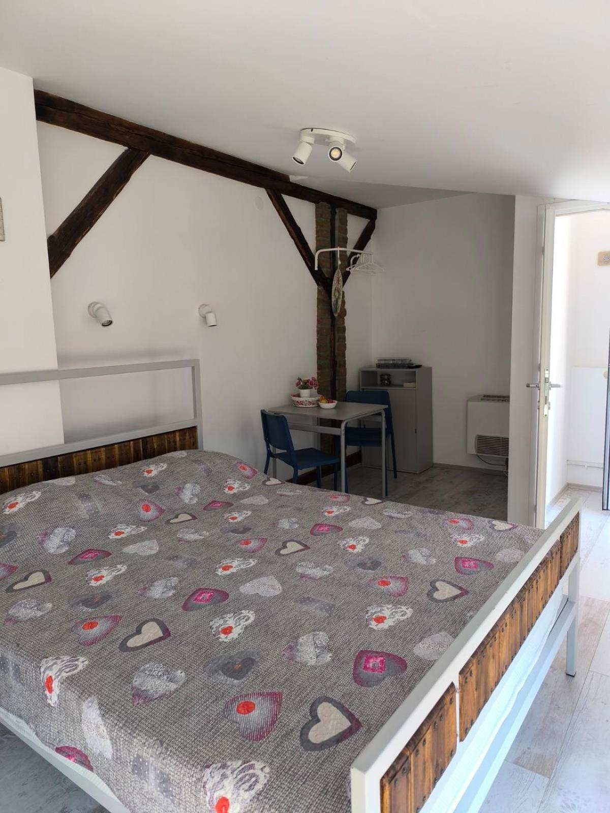 Apartment By The River Ni Exterior foto