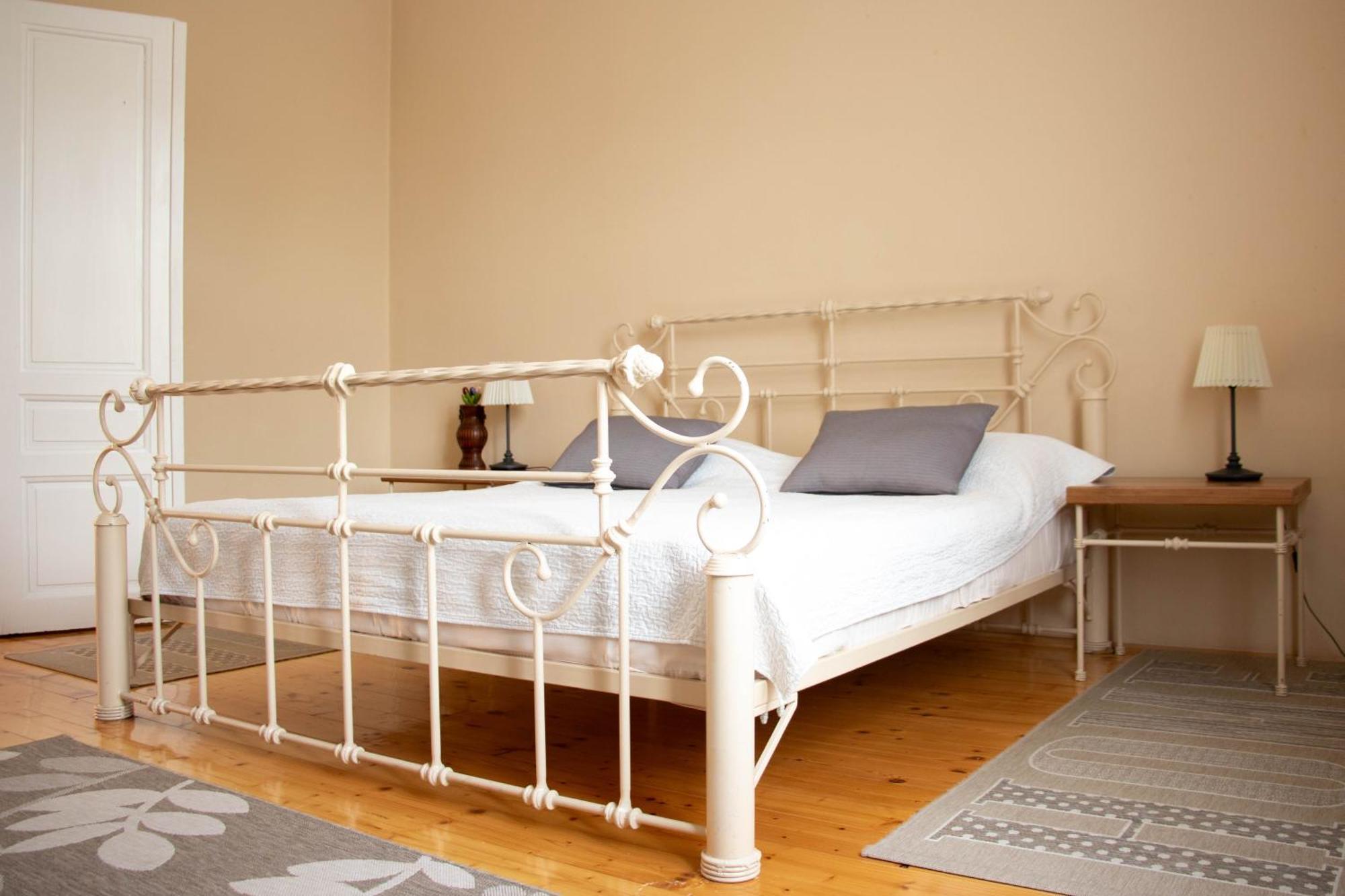 Apartment By The River Ni Exterior foto