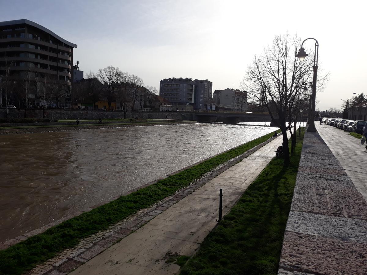 Apartment By The River Ni Exterior foto